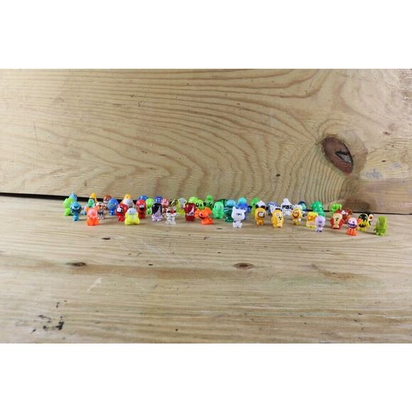 Gogo's Crazy Bones Lot 54 Mixed Lot mini figures - Picture 1 of 5